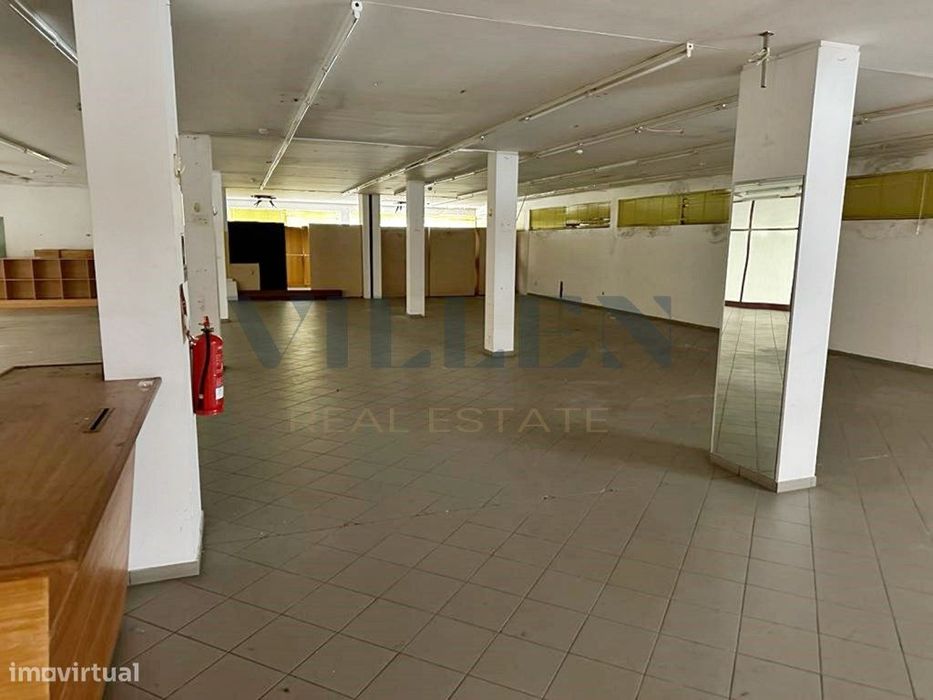 Loja com 248m2 na Grocenter - Vila Nova de Famalicão