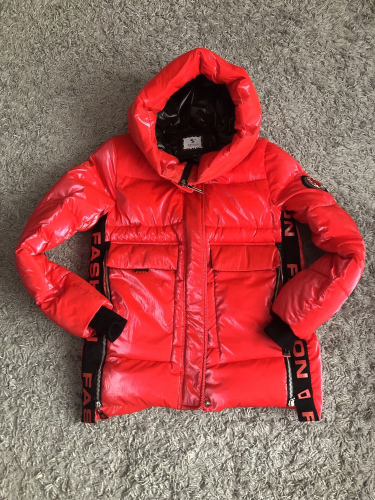 Куртка курточка зимняя красная зимова