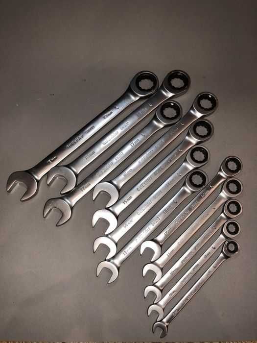 Набор ключей с трещоткой Gut Meister 12 ед. Германия GM-0312 (8-19 ММ)