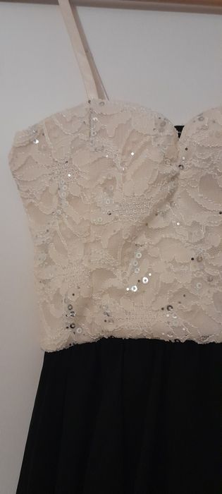 Vestido Branco e Preto muito Bonito NOVO