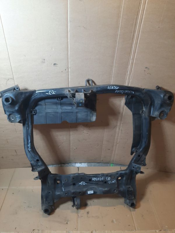 Hyundai I 30 I 09r 1.4mpi 16v Sanki Wózk Kołyska