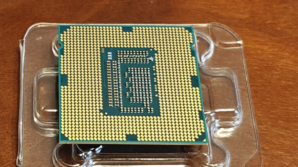 i7-3770K, socket 1155, 4 rdzenie 8 wątków, Turbo 3.90 GHz + Chłodzenie