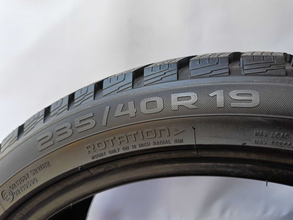 2X 235/40R19 96V Nokian Snowproof 1. 185A