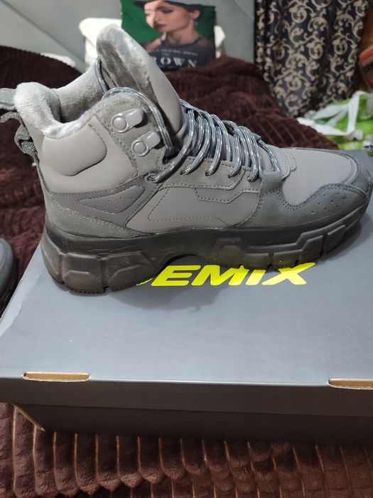 Кросівки  жіночі Demex зима