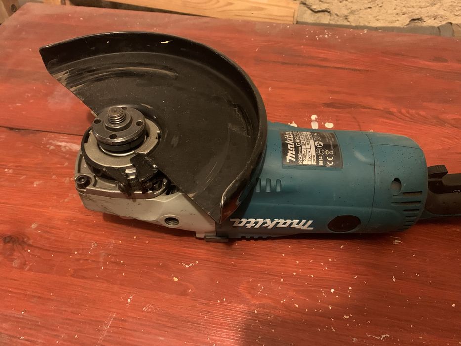 Szlifierka kątowa Makita GA9020R