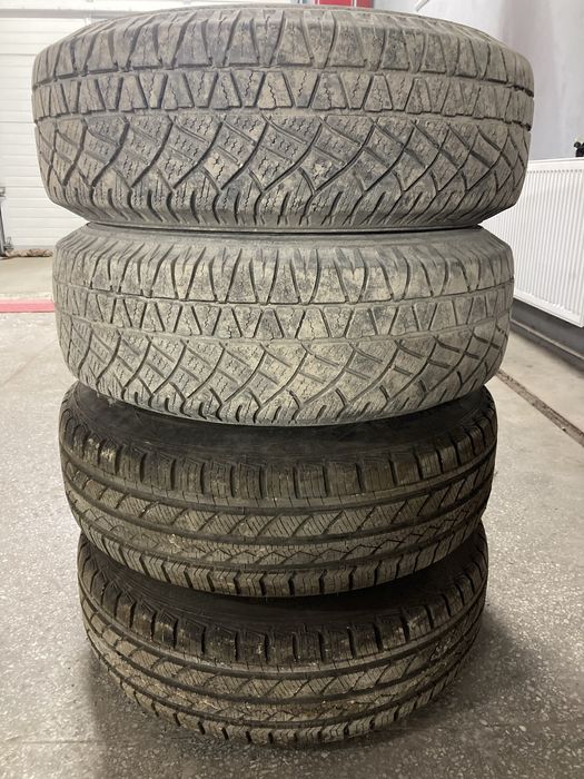 Продам шини з дисками 235/75/15