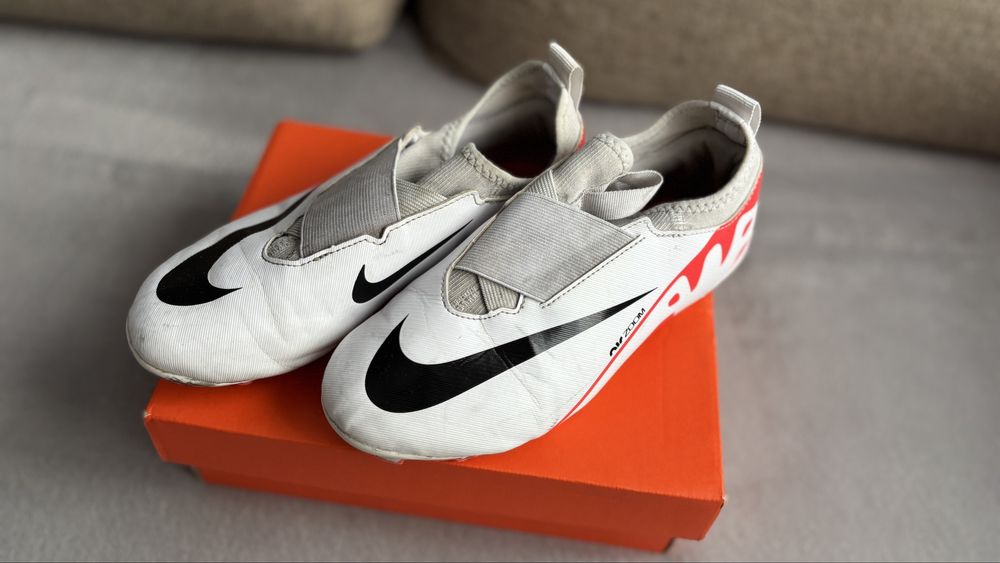 Korki Nike Jr Zoom Vapor 15 Academy rozmiar 36