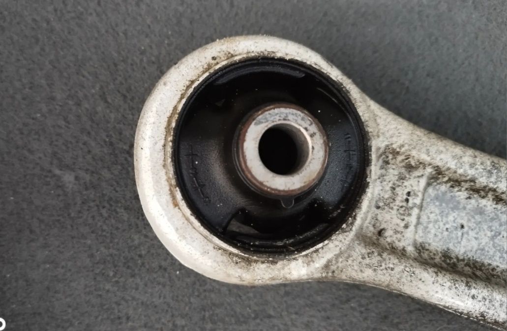 Hyundai i40 Wahacz Przedni Lewy Prawy Przód F-vat