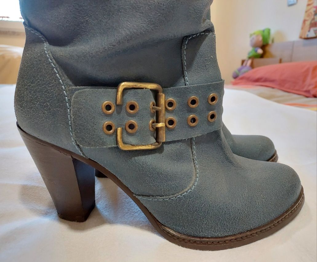 Botas Meio Cano Pele, 37