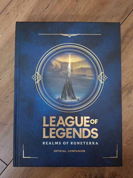 Książka League of Legends Realms of Runeterra Official Companion