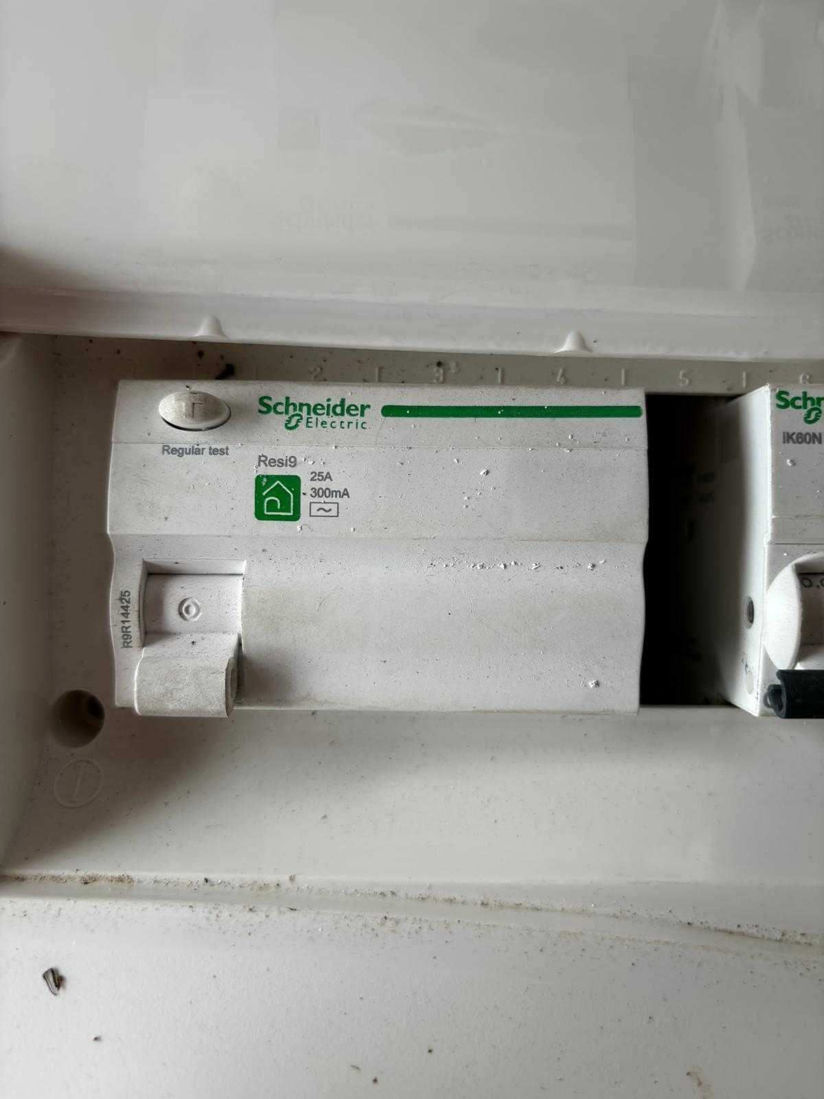 Vendo Quadro Elétrico Exterior Novo - Completo e Pronto para Uso