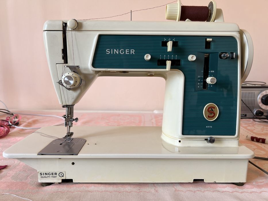 Приводна швейна машинка Singer 657G