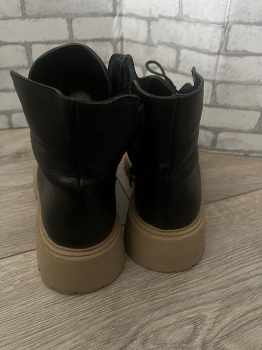 Взуття жіноче зимове