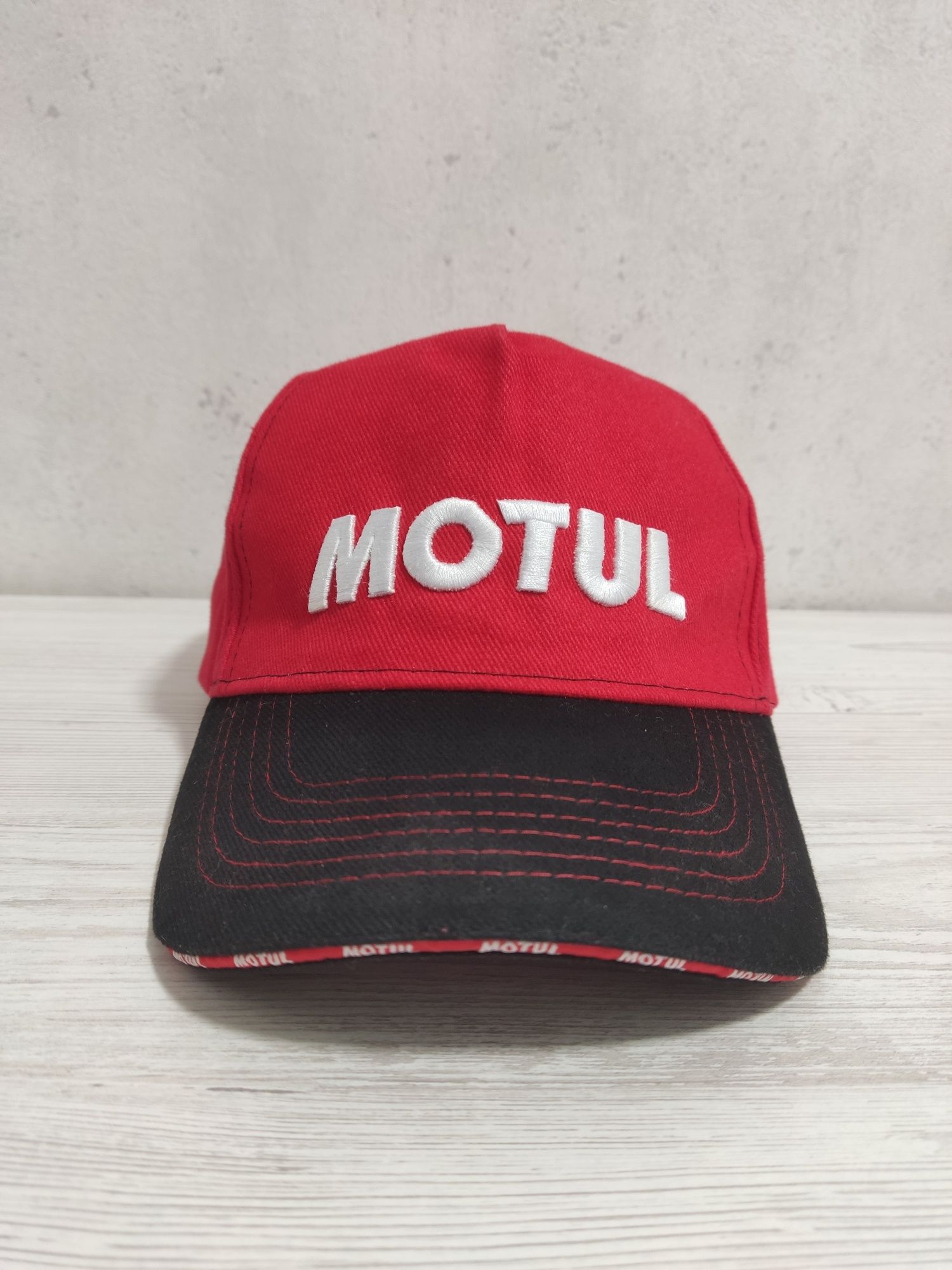 Стильна кепка Motul мото