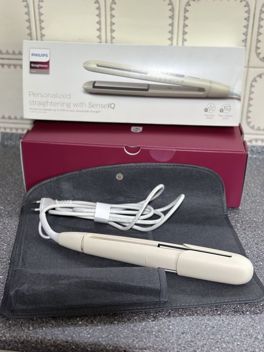 Випрямляч Philips BHS838