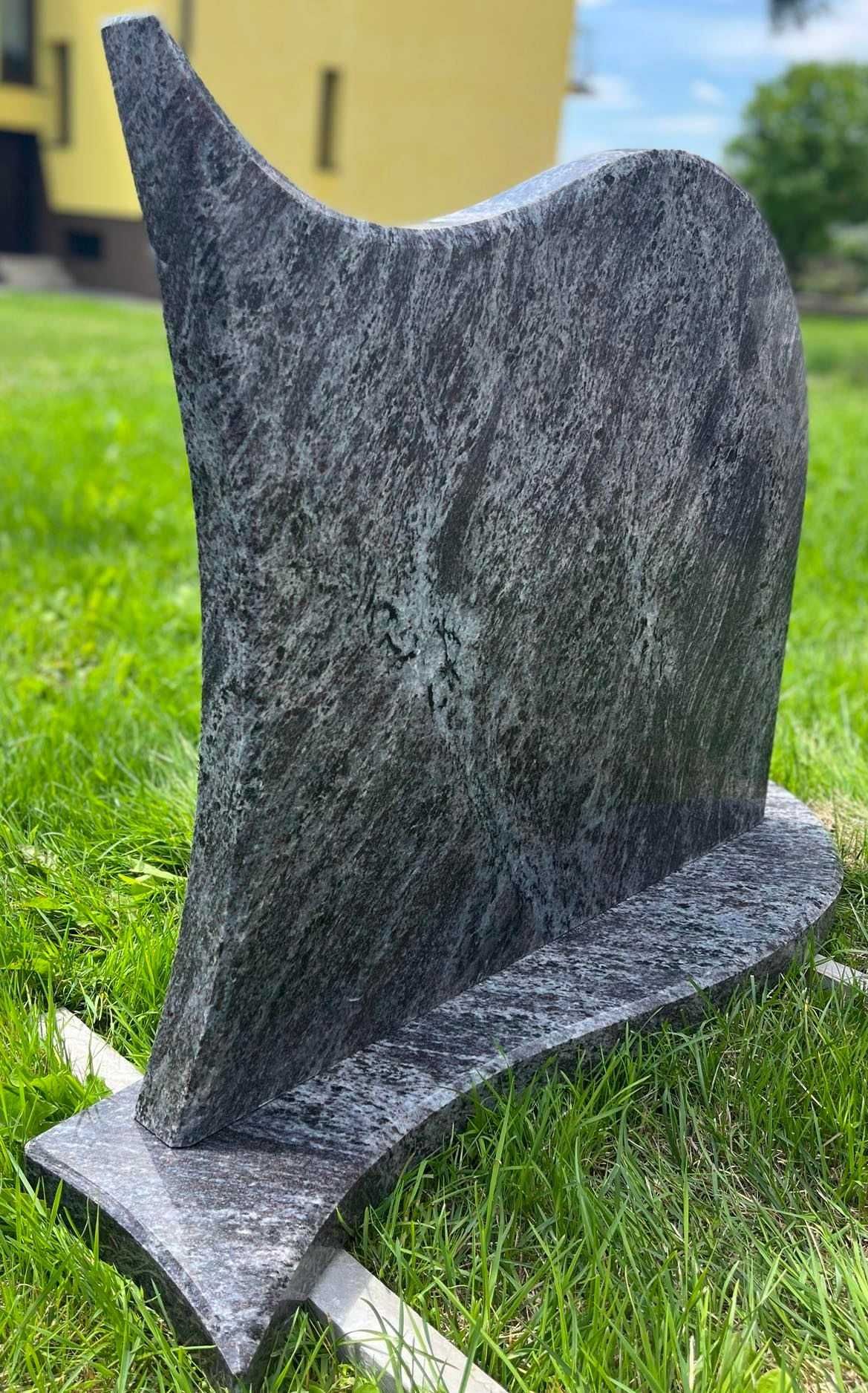 Tablica nagrobkowa z granitu