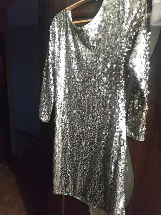 Плаття в паєтках