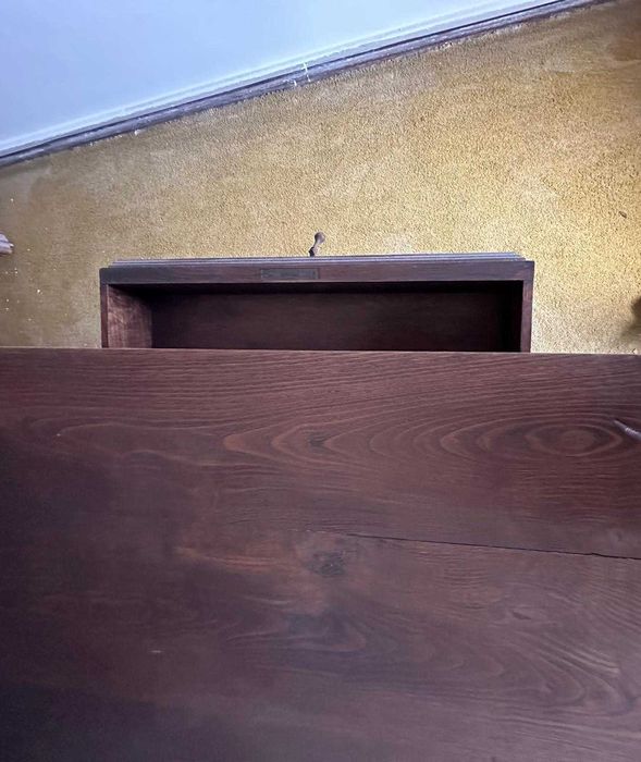 Mesa de jantar rectangular em madeira maciça para 8 pessoas