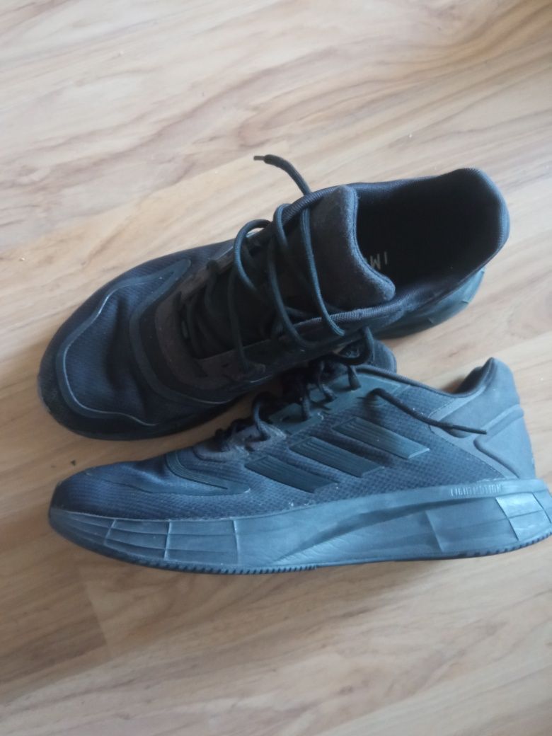 Кроссовки Adidas 43.5