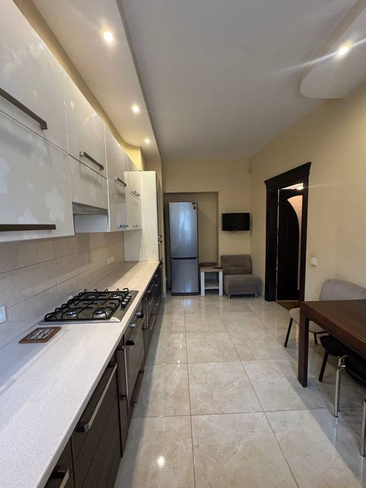 Оренда затишного котеджу в чудовій локаціі район 12 школи.