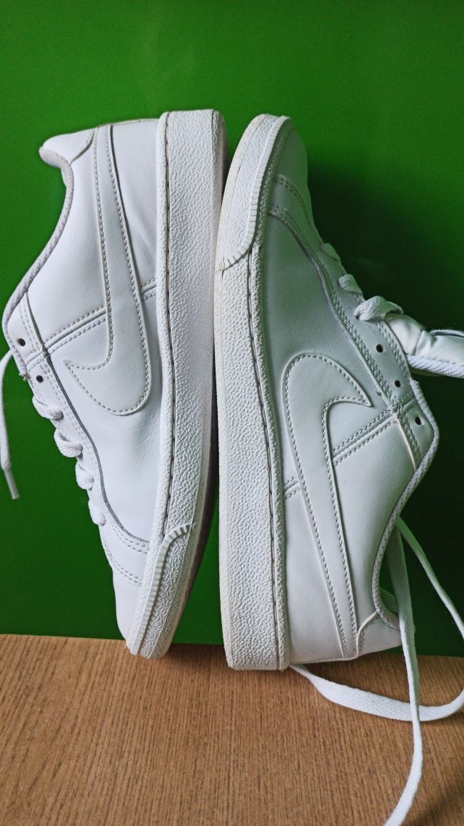 Кроссовки Nike Court Royale White.