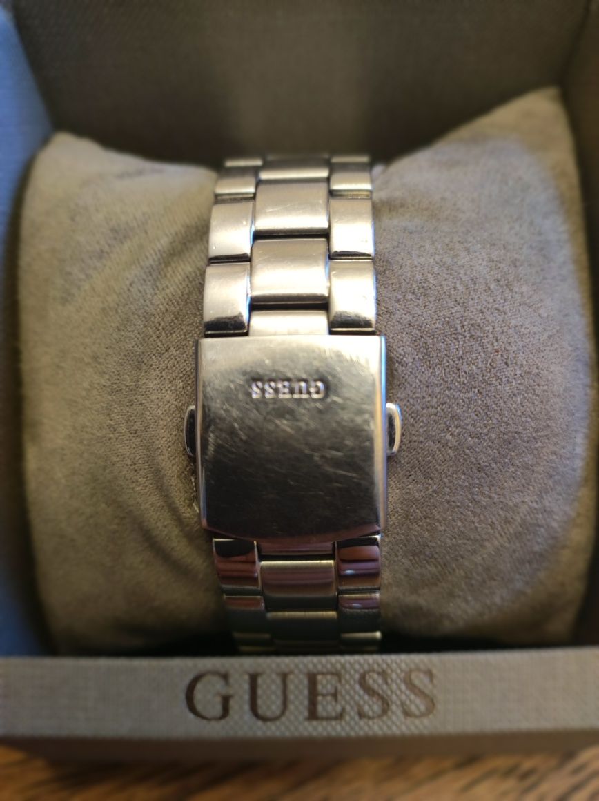 Zegarek srebrny Guess