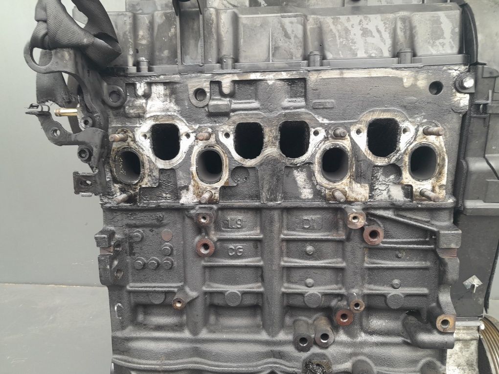 Мотор Двигун Двигатель 1.9TDI 77kW BLS VW Touran Caddy 2003-2010p