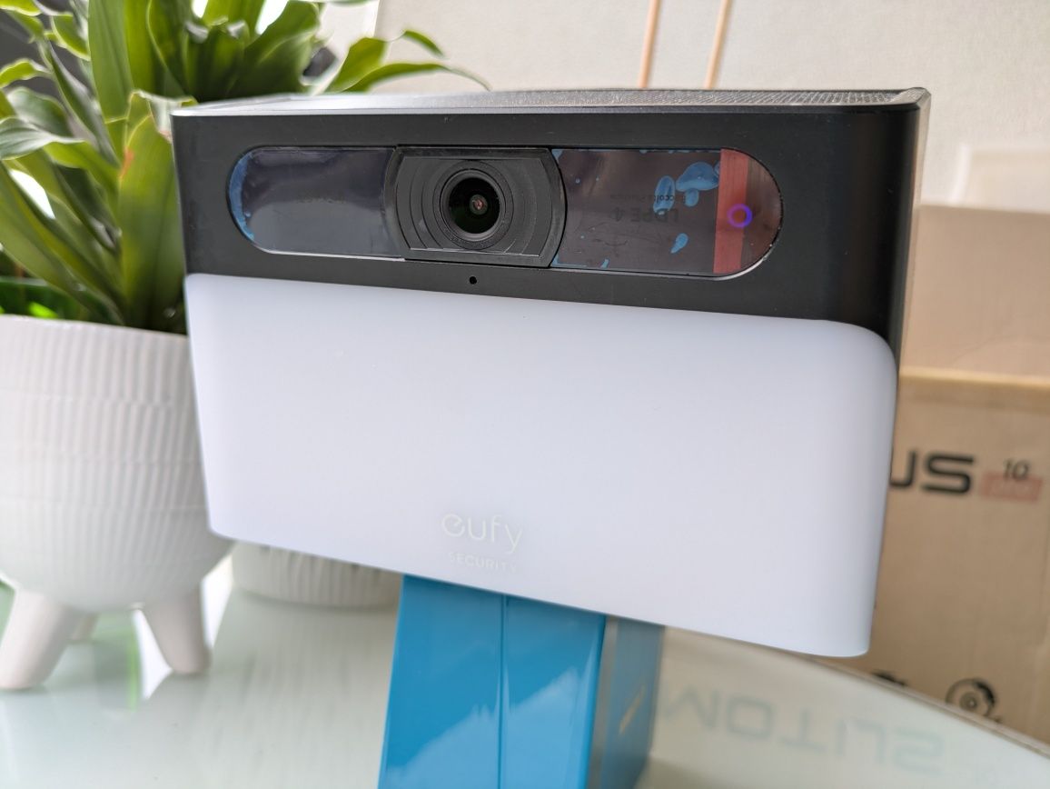 eufy Security Solar Wall Light Cam S120 Solarna kamera