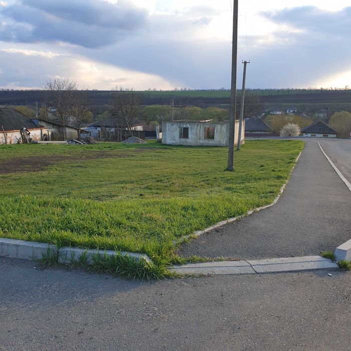 Земельна ділянка .