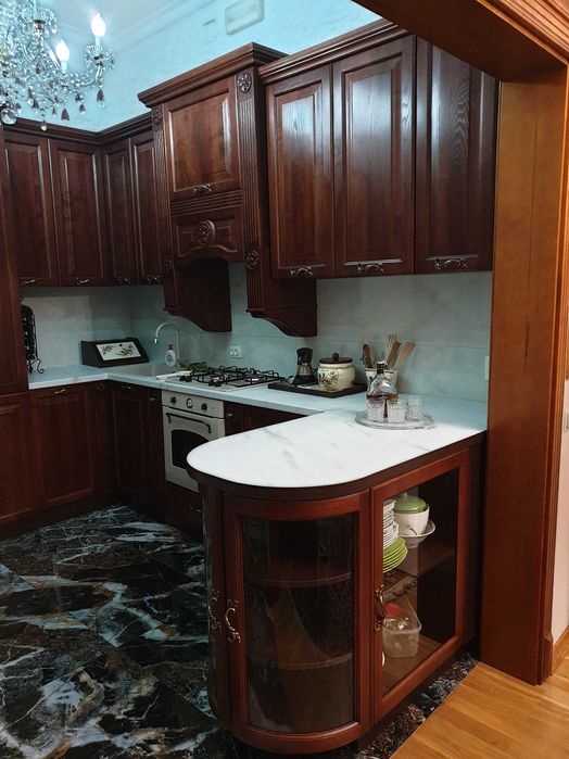 Кухня деревяна дуб,ясень фарбований ціна від 798$ за метр пог.