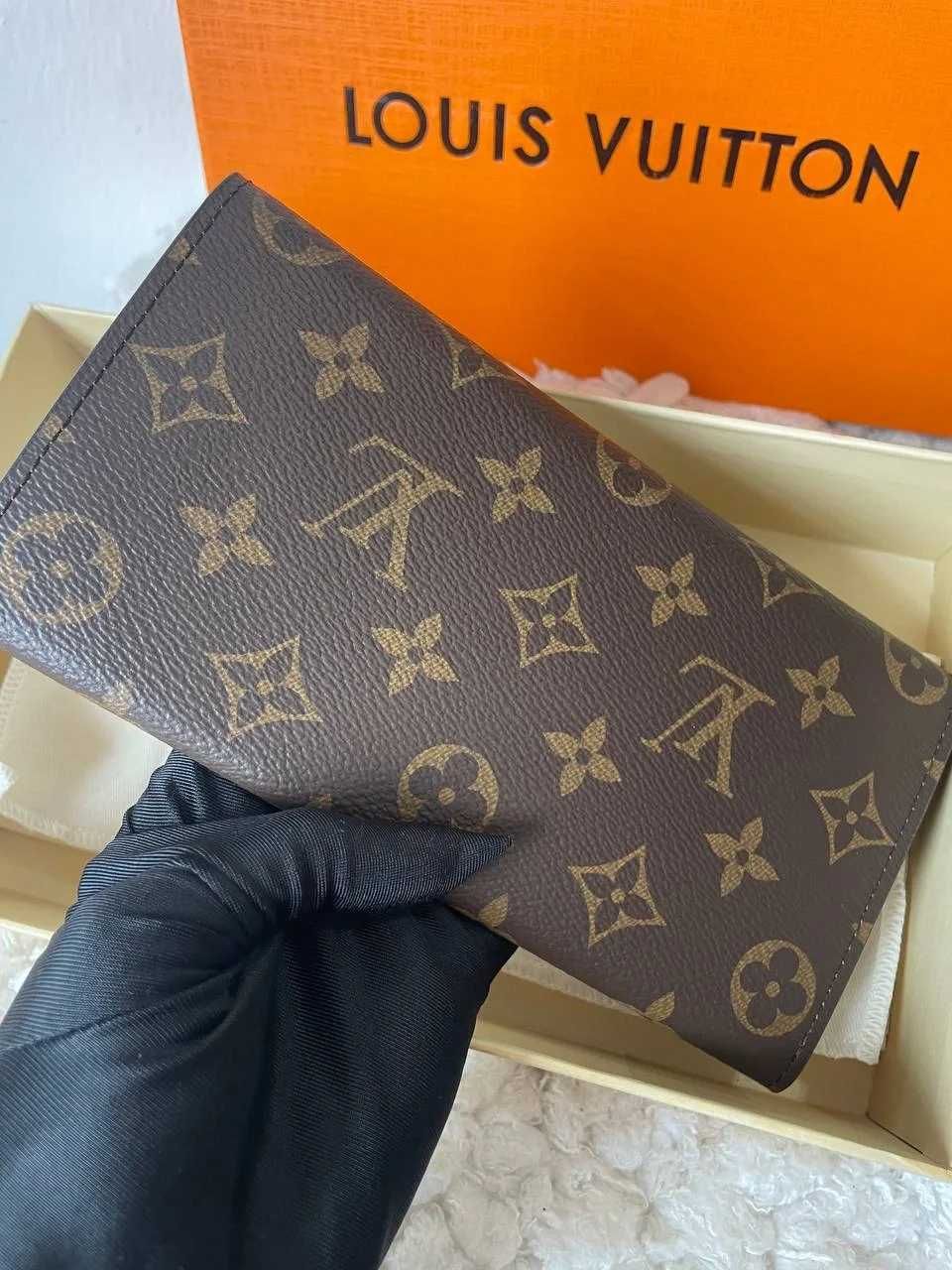 Nowe Portfel damski Louis Vuitton Emilie Monogram Brązowa klamra