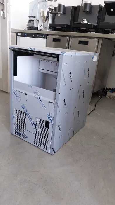 Kostkarka do lodu z pompą wyrzutową, podblatowa IceT SS45AL