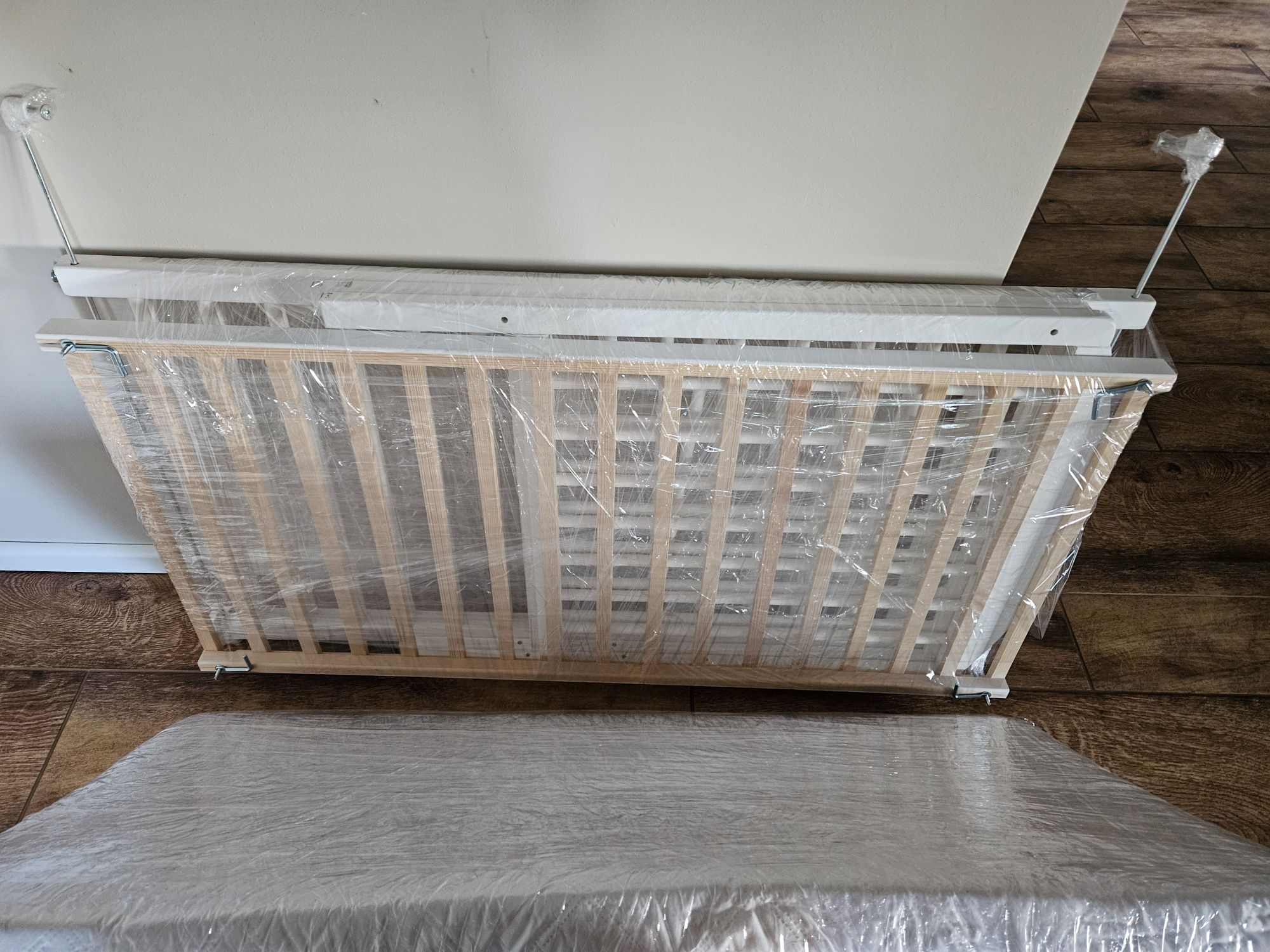 Łóżeczko + materac 120x60 z opuszczanym bokiem JAK NOWE