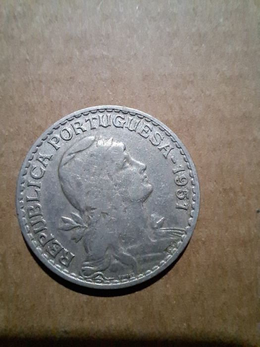 1 escudo alpaca de 1951