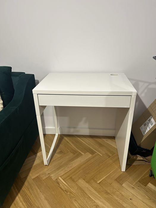 sprzedam biurko z szufladą z ikea micke 73x50x75 białe