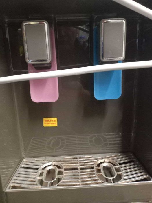 Кулер для води HotFrost V1133