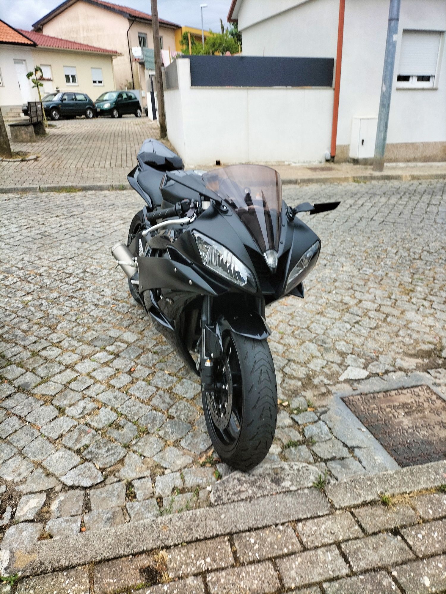 Yamaha R6 RJ11 de 93 kilowats
Com 57 mil kilometros evolutivos,motor