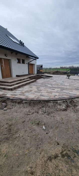 Укладка тротуарной плитки. Укладання тротуарної плитки. Доступные цены