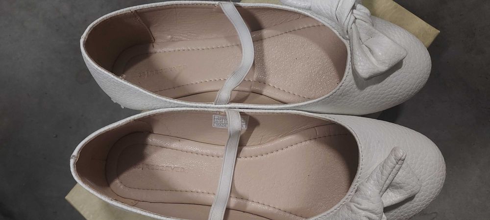 Buty białe baleriny