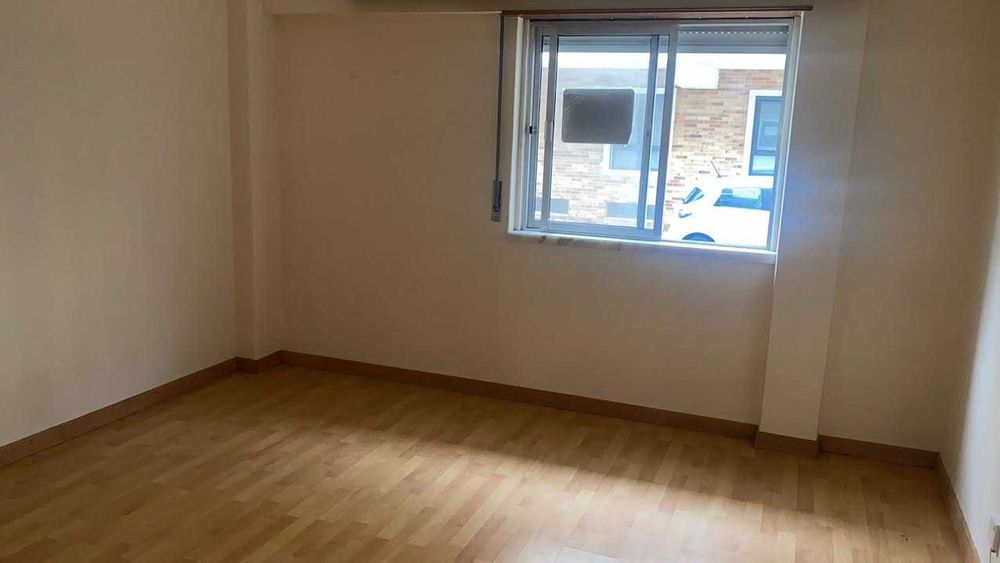 Aluga-se T1 em Mem Martins