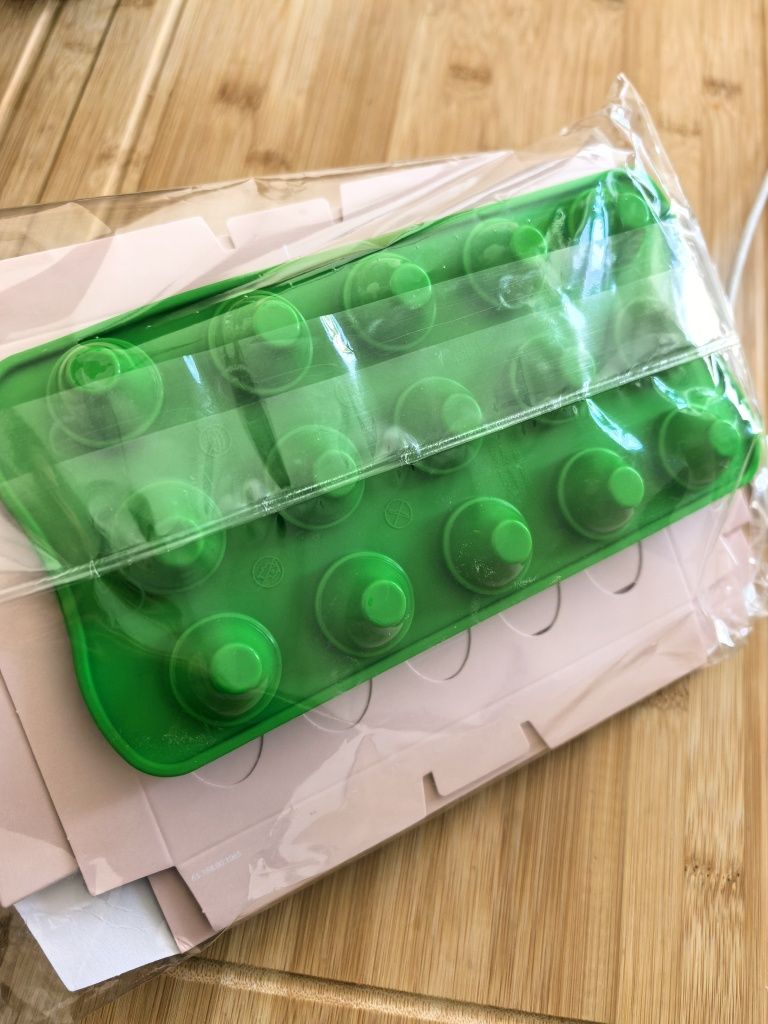 Forma de ovos da Páscoa com caixa para oferecer