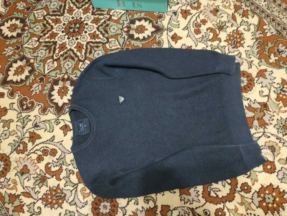 Светр підлітковий ,шерстяний, армані джинс.