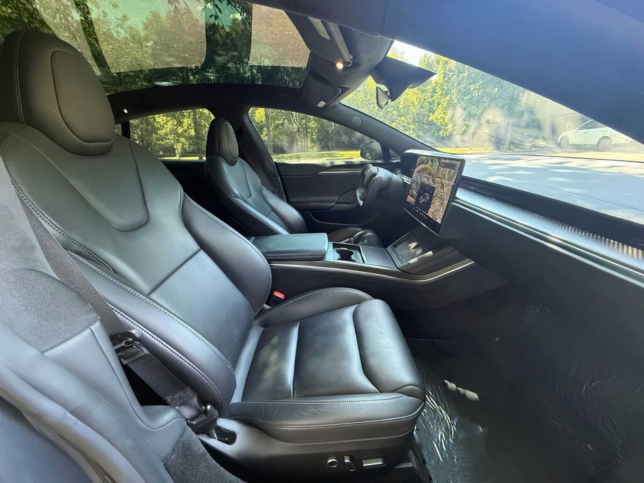 Tesla Model S      2021