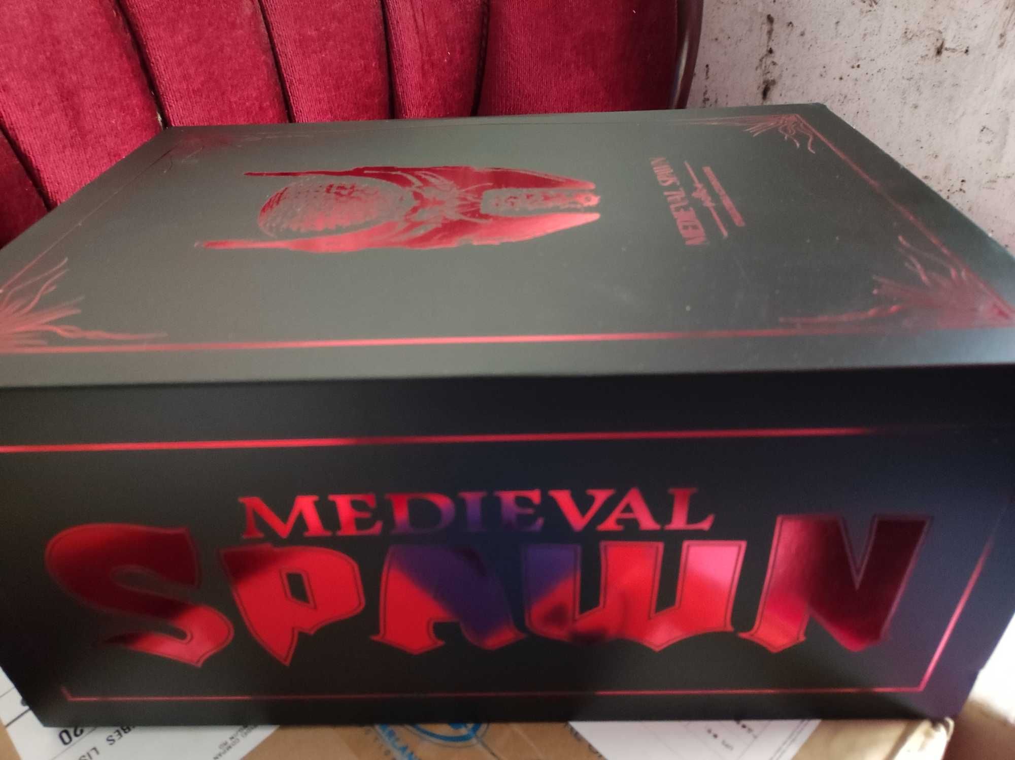 Figura Medieval Spawn autografada Todd McFarlane