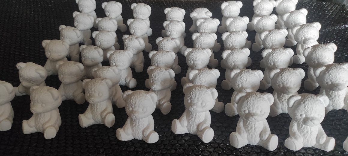 Miś z gipsu ceramicznego