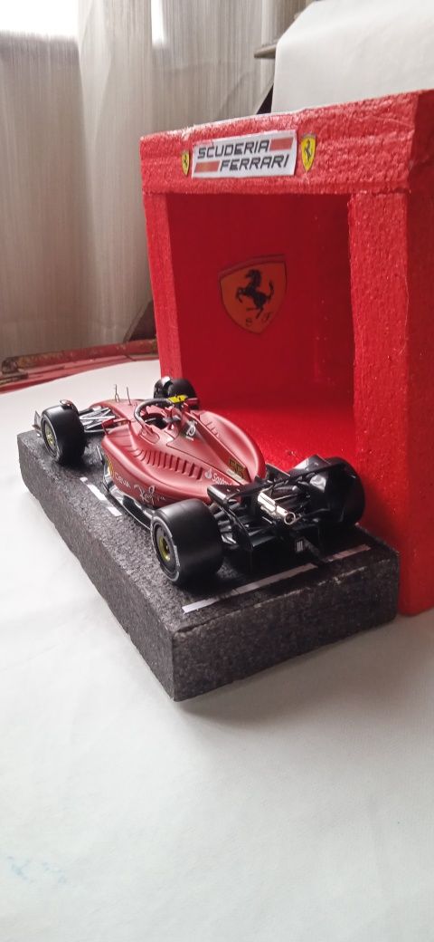 Boxe Ferrari F1 , Carlos Sainz 2022