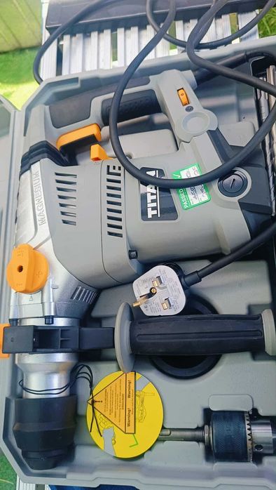 Młotowiertarka Wiertarka Elektryczna SDS Plus Titan TTB631SDS C2