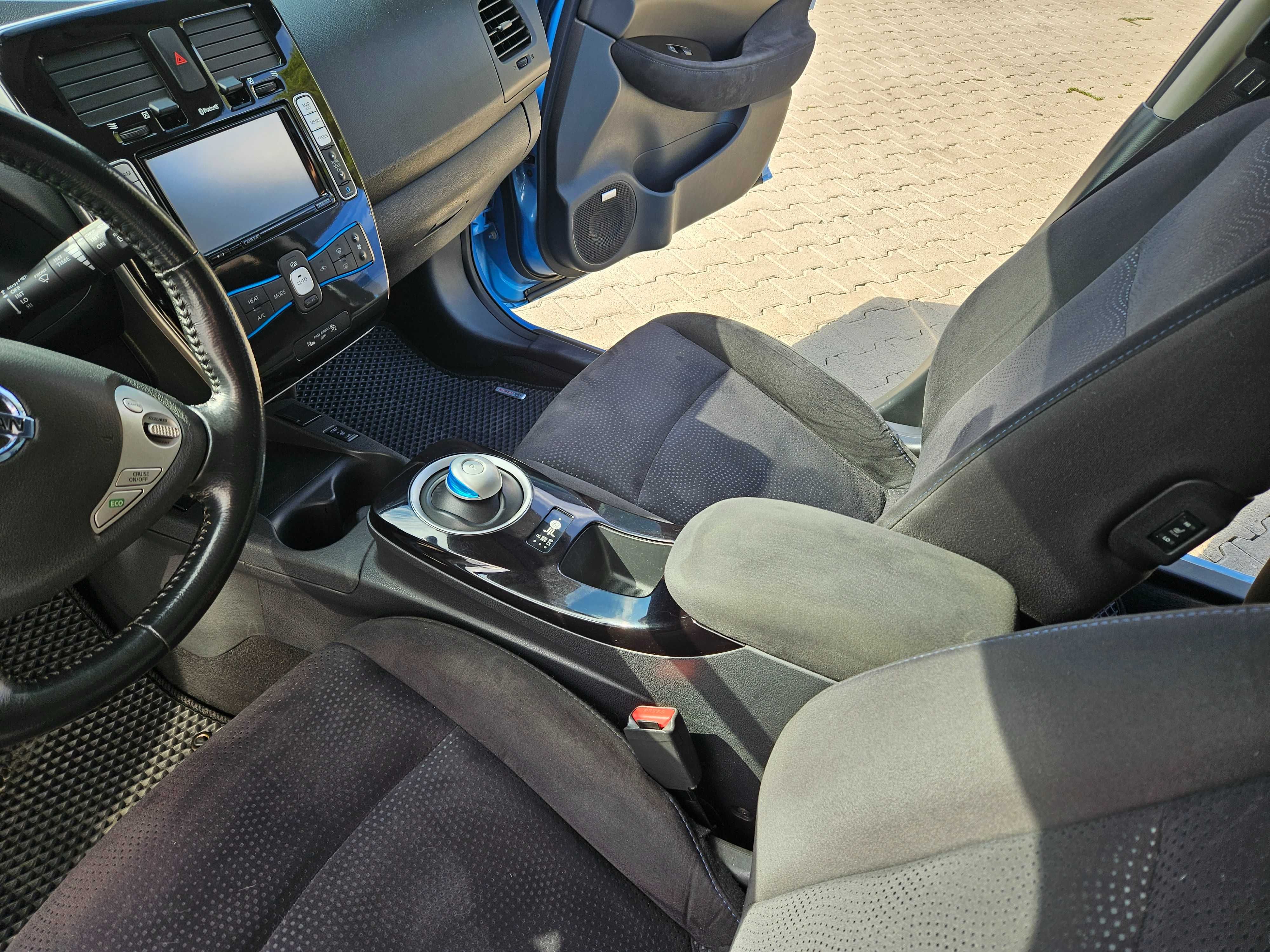 Nissan Leaf SV 2013