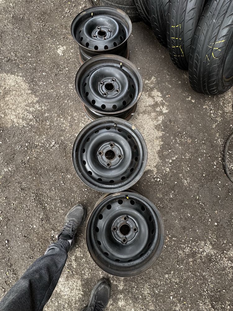 Продам комплект дисків R15 4x114.3