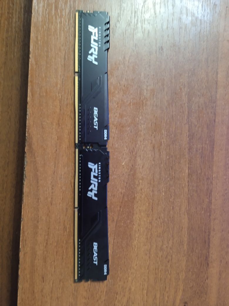 Оперативна пам'ять 4GB DDR4 за одну